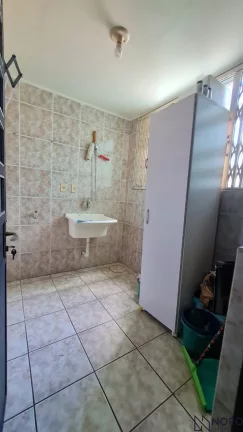 Imagem Apartamento Térreo Amplo com 3 Dormitórios e Garagem no Bairro Nossa Senhora de