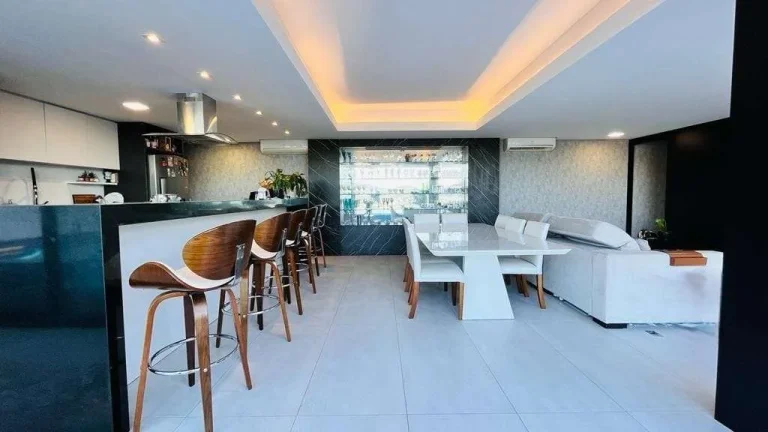 Imagem Casa à Venda, 300m2, 4 Dormitórios (2 suites), 2 Vagas,Trindade, Florianópolis/SC
