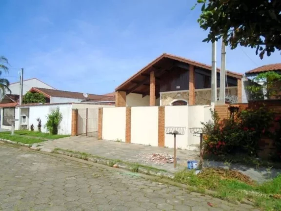 Imagem CASA LADO PRAIA - TODA REFORMADA - 3 DORMITORIOS S/UMA SUITE