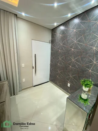 Imagem Casa com 126 AC 150 AT com 3 dorms uma suíte closet, mobilhada, piscina aqu