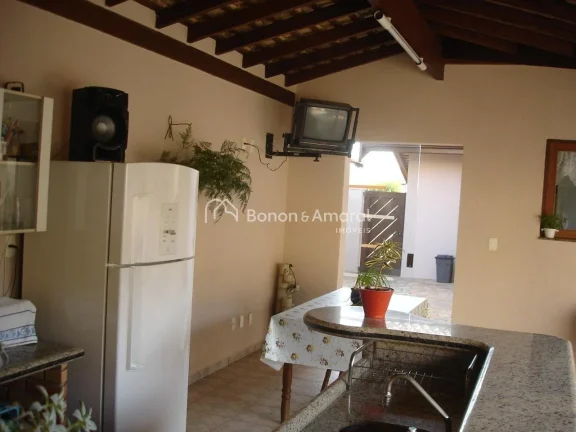 Imagem Casa à venda no Condomínio Terras do Caribe, em Valinhos, com 3 dormitórios, sendo 1 suíte. A re...