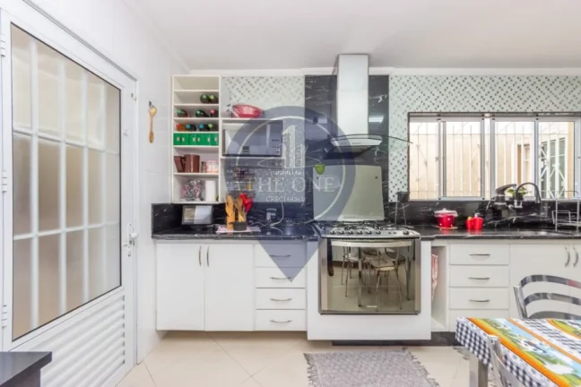 Imagem Imperdível: Casa à venda em São Paulo-SP, Vila Guarani (z Sul) com 3 quartos, 3 suítes, 2 salas, 4 banheiros e 2 vagas de garagem, 200m².