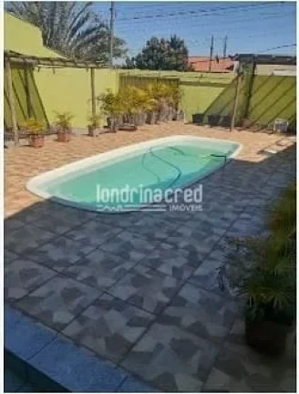 Imagem Dependência à Venda no Jardim Planalto | Terreno Amplo, Piscina e Estrutura para Sobrado