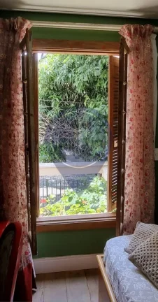 Imagem Imperdível: Casa à venda em São Paulo - SP, na Vila Pompéia, com 2 quartos, 1 suíte, 3 salas, 3 banheiros, 1 vaga de garagem e 120m².