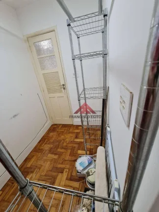 Imagem Excelente Apartamento com sala dois quartos dependencias completa,sol da manhã,elétrica e hidraulica reformadas,quarto principal montado com armários,
