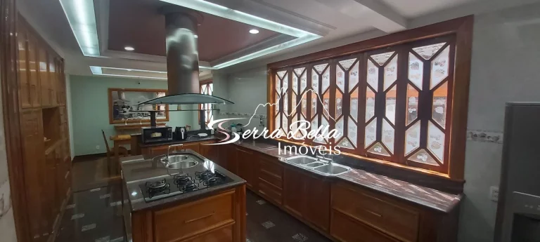 Imagem Casa alto padrão no Vale dos Eucaliptos com 6 dormitórios à venda, 575 m² por R$ 2.990.000 - Quebra Frascos - Teresópolis/RJ