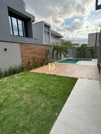 Imagem Casa Condomínio - Jardim do Golfe - Urbanova - 4 Dormitórios(4 suítes) - 450m².