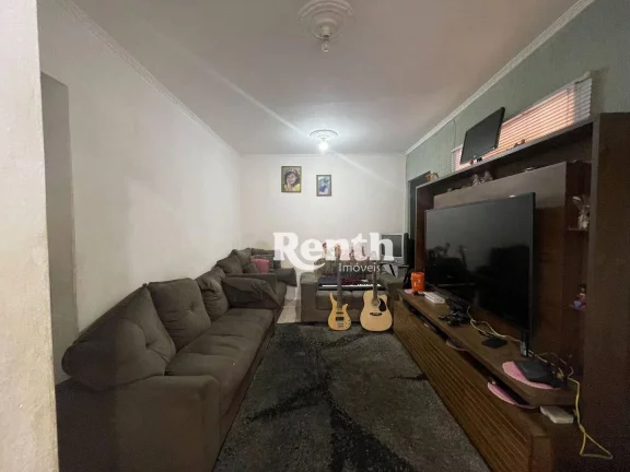 Casa com 2 dormitórios à venda por R$ 320.000 - Conjunto Residencial Vila Verde - Rio Claro/SP