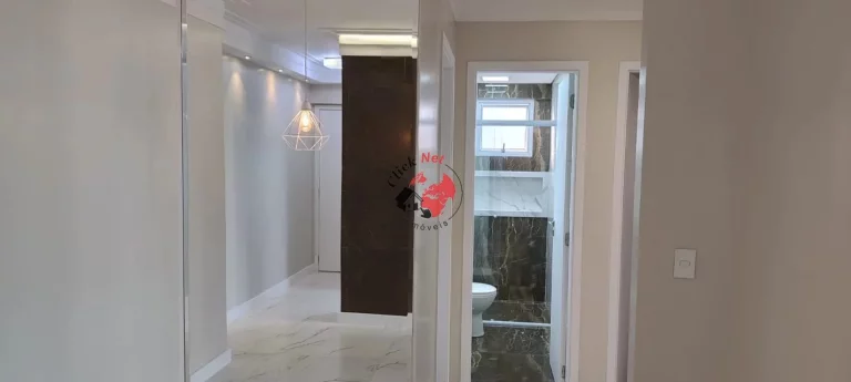 Imagem Sofisticação e Conforto: Apartamento Reformado com 3 Dormitórios e 2 Vagas à Venda em São Caetano