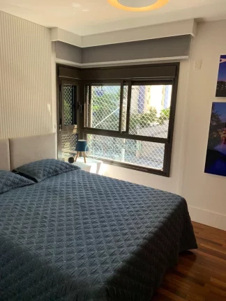 Imagem Lindo apartamento, 156 metros, 03 Suítes, 03 vagas de garagem, depósito. Muito amplo com bastante ...