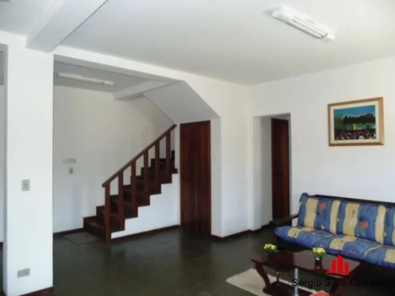 Imagem Casa a venda com 03 quartos na Região do Portal de Campos do Jordão.