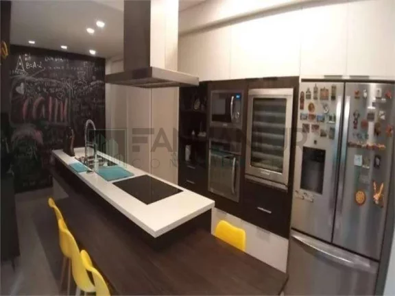 Imagem Vendo Belíssima casa de condomínio no Jd. Europa com 480 m² com 4 suítes e 4 vagas. Imóvel com projeto requintado em exclusivo condomínio de apenas 6