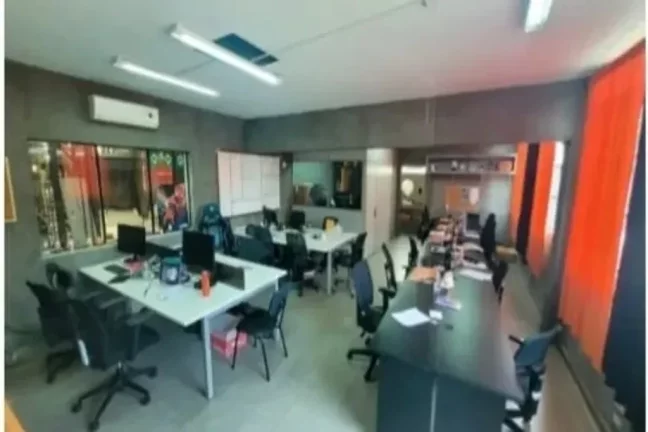 Imagem Galpão Industrial de Alto Padrão para Locação em Guarulhos-SP, Centro: 10 banheiros, 15 vagas de garagem, 8.086,75 m² de área