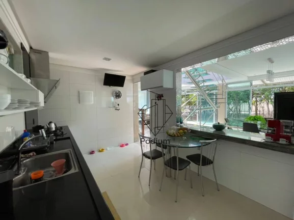 Imagem Casa Triplex em condomínio fechado no Portal do Sol - CA0058