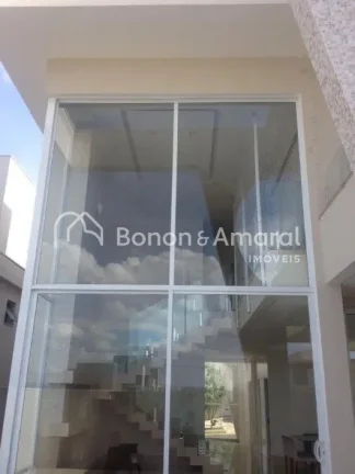 Imagem Descubra essa espaçosa residência de 374 m², cuidadosamente projetada para oferecer conforto e es...