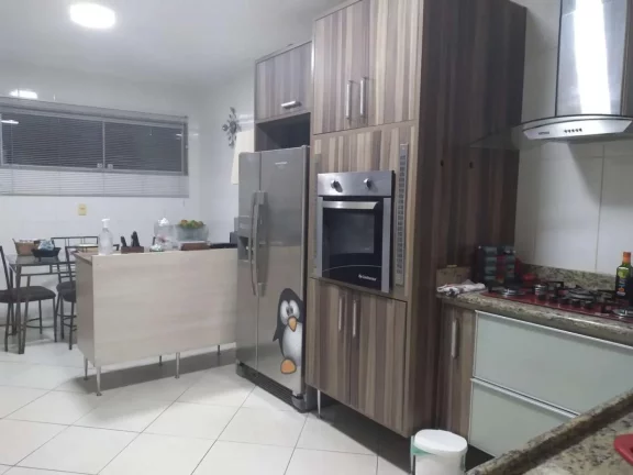 Imagem Casa Duplex para Venda em Rio de Janeiro, Vila Valqueire, 3 dormitórios, 2 suítes, 3 banheiros, 3 vagas