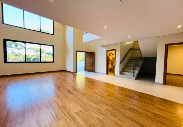 Imagem Refúgio Contemporâneo na Vila Siomara: Design, Terreno Plano e o Silêncio das Araucárias
