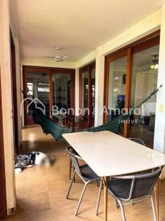Imagem Bela casa com toque rústico. a residência possui um amplo terreno de esquina com 1.182m² de área...