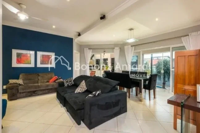 Imagem Maravilhosa casa com 360m² posicionada em um terreno com 370m². Completa e perfeita para acomodar ...