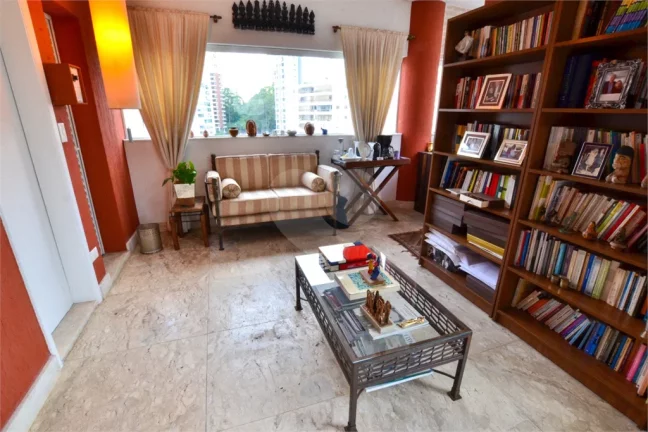 Imagem Cobertura à venda com 4 quartos, sendo 4 suítes, no condomínio Piazza Rotonda, São Paulo - SP