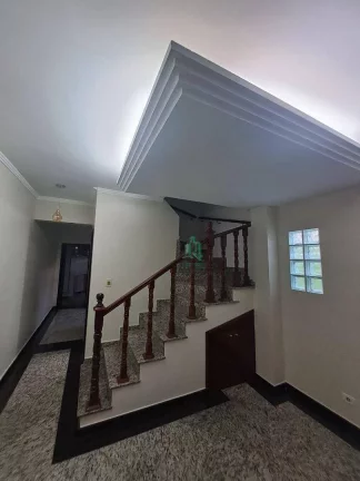 Imagem Sobrado com 3 dormitórios para alugar, 225 m² por R$ 5.000,00/mês - Vila Galvão - Guarulhos/SP