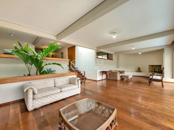 Imagem Excelente casa em rua fechada, com monitoramento 24 horas, ao lado do Clube Paineiras. Essa casa mod...