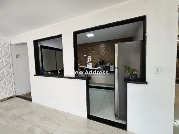 Imagem Duas casas com entradas independentes, 200m² de área construída. Ideal para morar com privacidade ou garantir renda extra com aluguel.