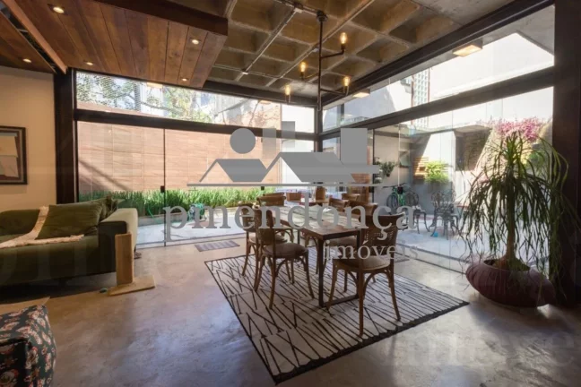 Imagem Casa de Vila em Perdizes com 3 sui­tes e 2 vagas, 202m²