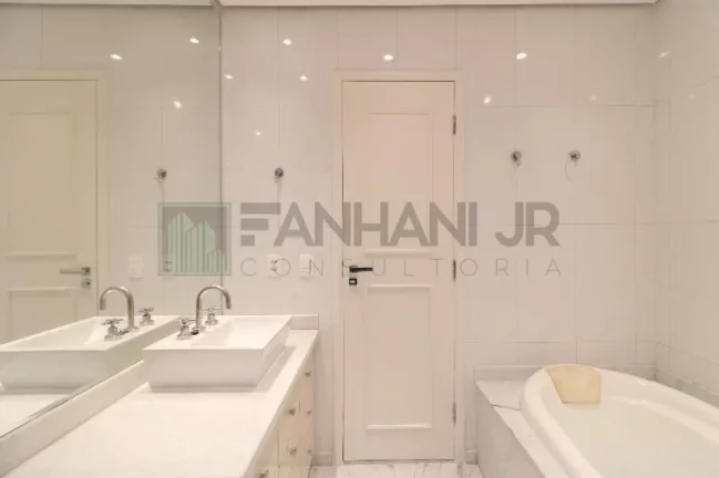 Imagem Apartamento de luxo para locação no Itaim Bibi, São Paulo-SP: 3 quartos, 3 suítes, 3 salas, 4 banheiros, 3 vagas e 172m².