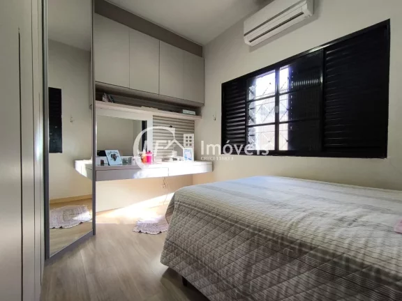 Imagem Impecável residência à venda em Campo Grande-MS, Jardim dos Estados: 3 quartos, 1 suíte, 2 salas, 2 banheiros, com edícula, 4 vagas de garagem, 210m².