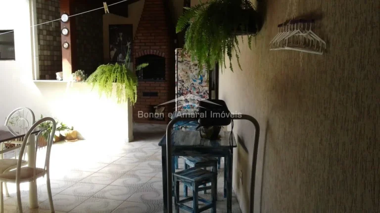 Imagem Casa residencial e comercial à venda em Valinhos

Ótima casa térrea, podendo ser residencial ou c...