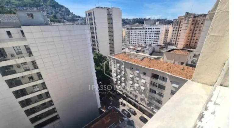 Apartamento rua do Catete Glória andar alto sol da manhã vista livre