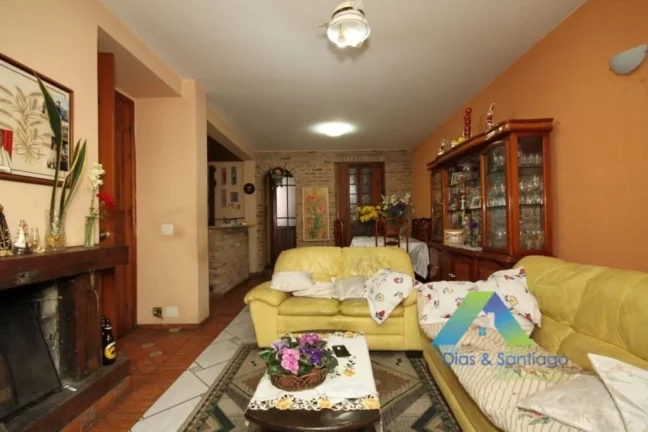 Imagem VILA GUMERCINDO Casa 4 dormitórios, 2 vagas com excelente localização e valor !!!