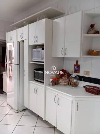 Imagem Casa com 3 dormitórios à venda, 280 m² por R$ 950.000,00 - Alto da Boa Vista - Itumbiara/GO
