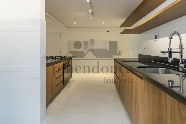 Imagem Excelente apartamento reformado no Itaim Bibi, com 130m² pronto para morar!