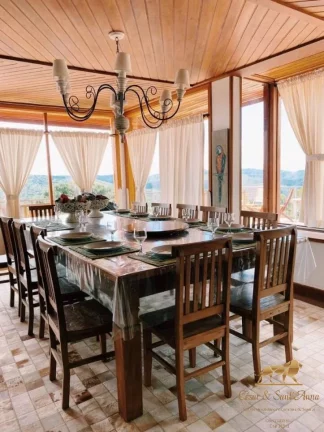 Imagem Casa com 5 Suítes para alugar - Campos do Jordão/SP