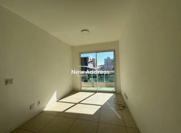 Imagem Apartamento 65m², 2 quartos, sol da manhã, a uma quadra do mar. Imperdível!