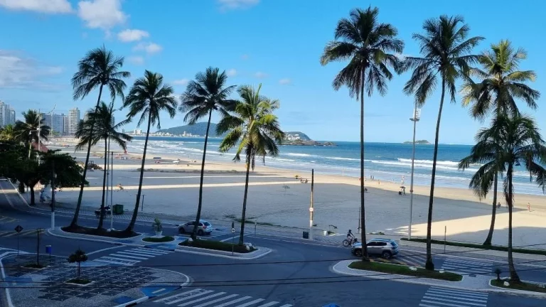 Imagem PITANGUEIRAS- FRENTE TOTAL AO MAR , LINDA VISTA , GARAGEM NO PRÉDIO.