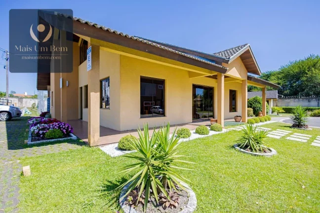 Imagem Sobrado com 3 dormitórios à venda, 198 m² por R$ 998.000,00 - Umbará - Curitiba/PR