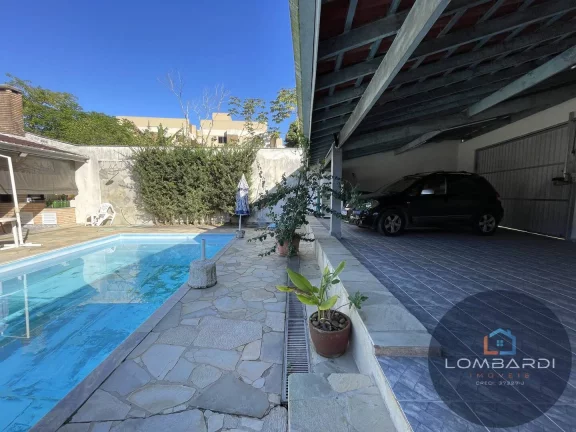 Imagem Casa com ótimo potencial na Praia da Enseada !