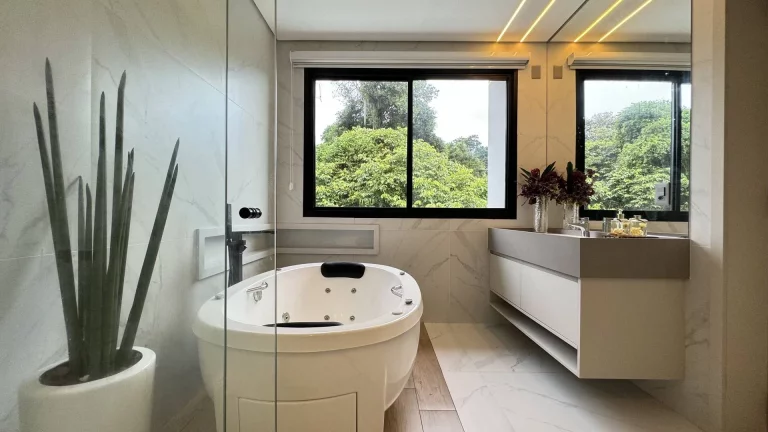 Imagem Residência Contemporânea de Luxo na Exclusiva Riviera de São Lourenço