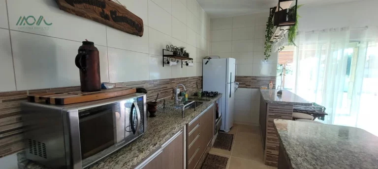 Imagem Casa com 3 quartos sendo uma suíte em Itapoá - Perto da Praia
