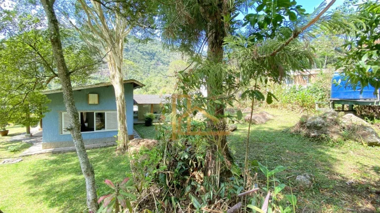 Imagem Casa linear com 4 dormitórios à venda, 156 m² - Granja Guarani - Teresópolis/RJ