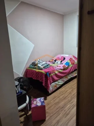 Imagem Apartamento com 65m², dispõe de 3 dormitórios, 1 banheiro, sala para dois ambientes, varanda, coz...