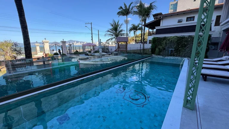 Imagem Apartamento com 4 dormitórios à venda sendo 4 suítes, 185.7 m² por - R$ 9.588.000,00 - Canto da Praia - Itapema/SC