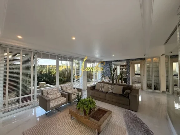 Imagem Sobrado mobiliado e decorado com piscina