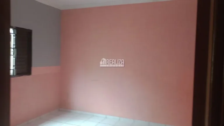 Imagem Casa à venda em Uberaba - 3 dormitórios, suíte, garagem e varanda!