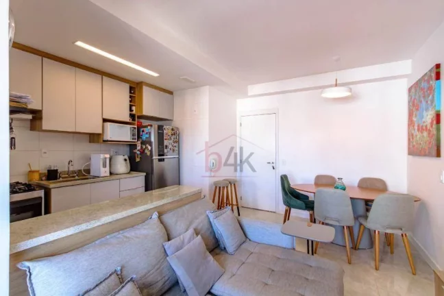 Imagem Apartamento com dois dormitórios e varanda a venda na Chácara Santo Antônio.