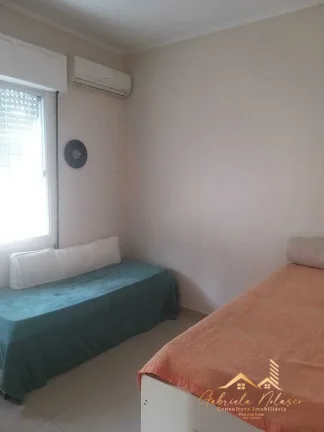Imagem Excelente Casa à Venda no Boqueirão em Santos: Espaço, Conforto e Comodidade em um Sobrado Charmoso