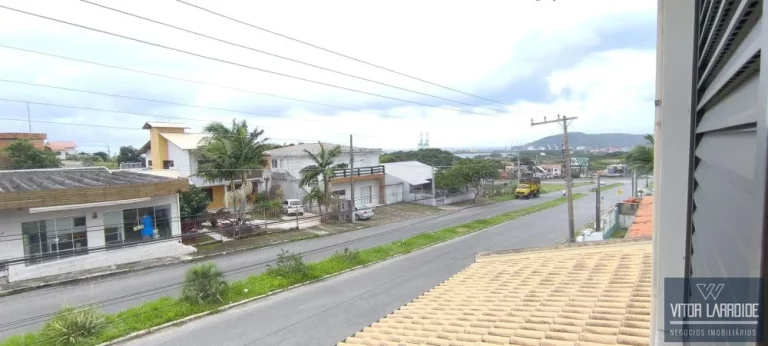 Imagem Casa de esquina à venda  Imbituba SC, com piscina